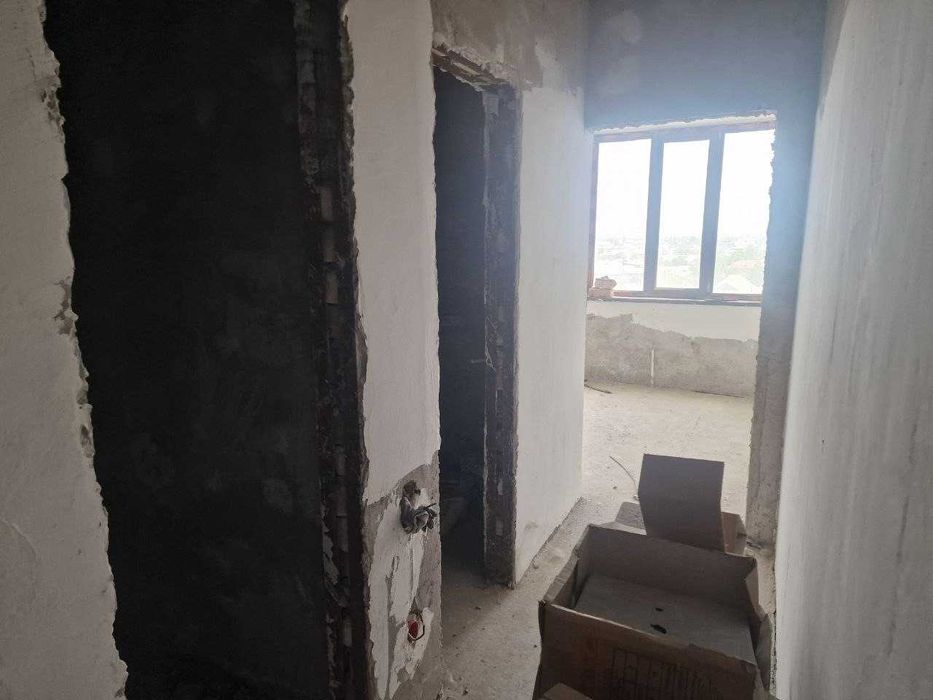 Ko'p qavatli uydagi xonadon