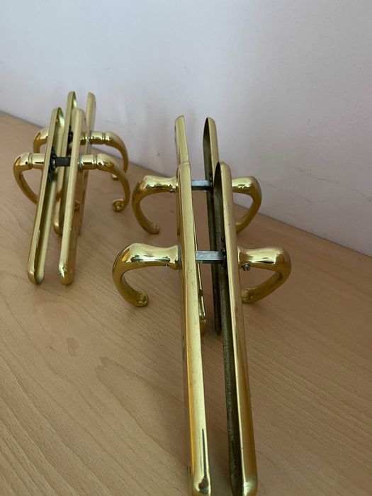 Дръжки за врата, цвят злато