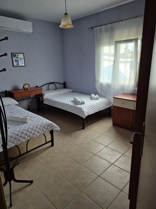 Самостоятелна къща Керамоти