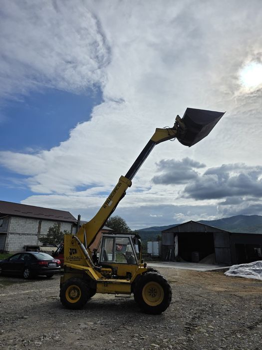 Vând încărcător telescopic JCB