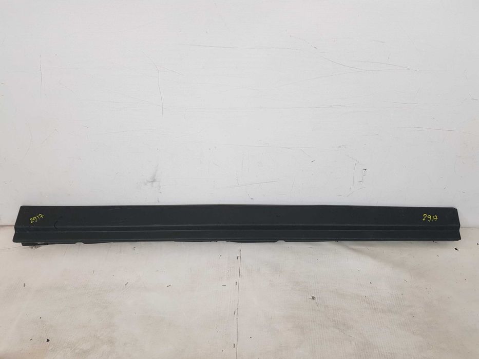 Prag stanga Land Rover Range Rover Vogue L460 dupa 2021