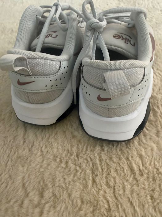 Маратонки Nike номер 40