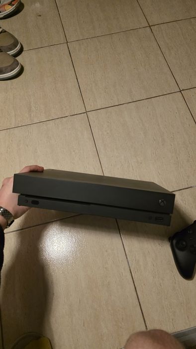 XBOX One X 1TB impecabil
