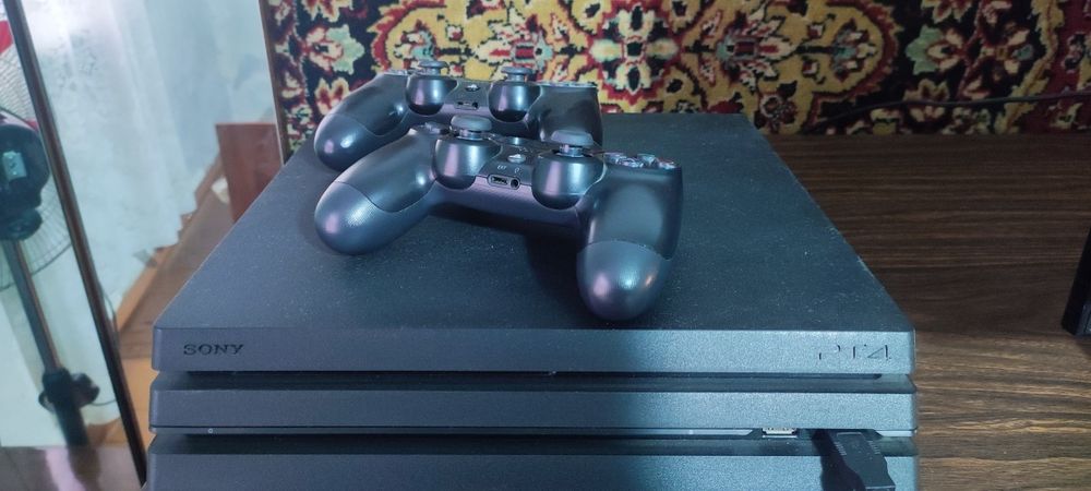 Продается PlayStation 4 PRO