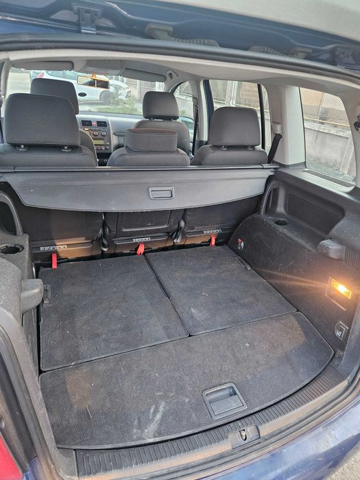 Vw touran 7 locuri 1.6fsi benzina 115cp 6 trepte foarte ingrijit