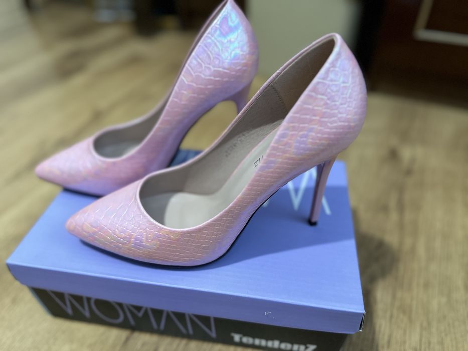 Дамски остри елегантни обувки с тънък ток в цвят розов хамелеон