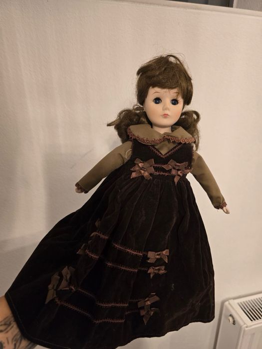 Порцеланова кукла