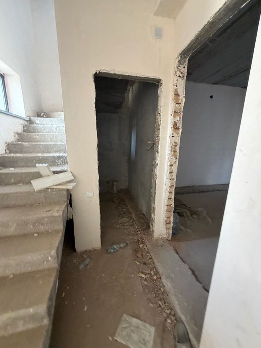 Сотилади Коттедж 3 х этажный Адрес: Ийик ота 1,3 соток