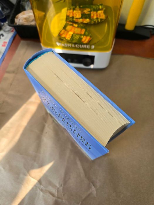 Книга Сред богове и пирамиди