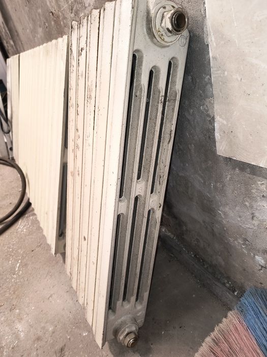 Vând calorifere de fonta