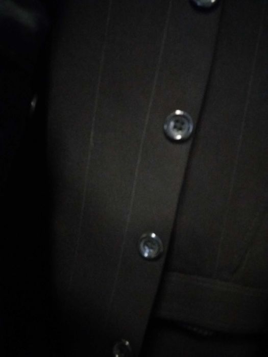 2 costume barbatesti noi 3 piese, bleumarin si  bej 52-54 ,120 lei/buc