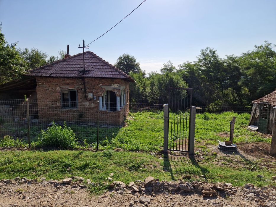 Vand teren intravilan Milcoiu 2200mp
