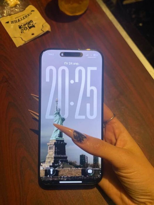 Продам срочно !! Айфон  16 pro max /256