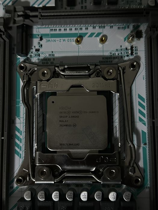 Procesor Xeon E5 2680 V3