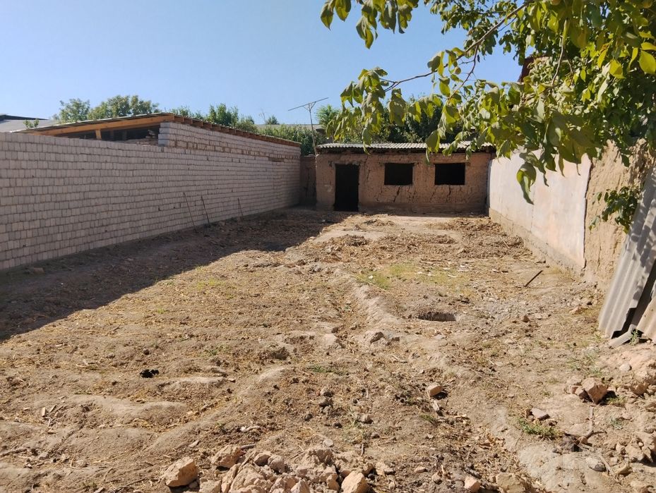 Mexnatda yer sotiladi zudlik bilan 3 sotik