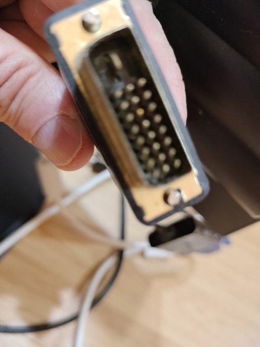 Monitor Lenovo, picior reglabil