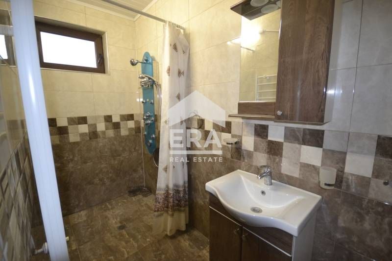 Прекрасен многостаен апартамент с гараж