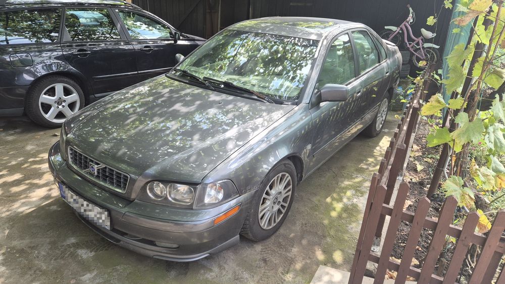 Volvo s40  an 2002