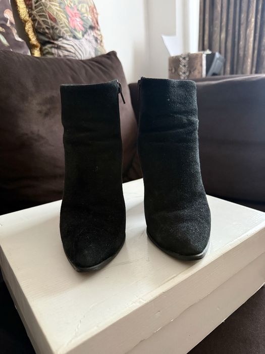 Botine cu toc gros din piele