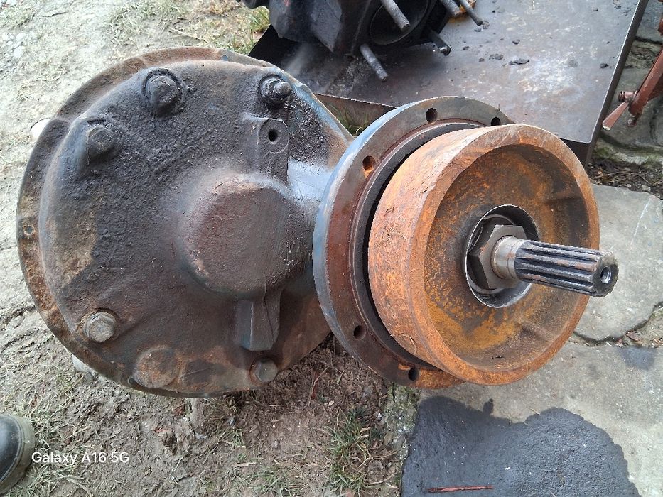 Carcasa diferential tractor  dtc  640 romanesc