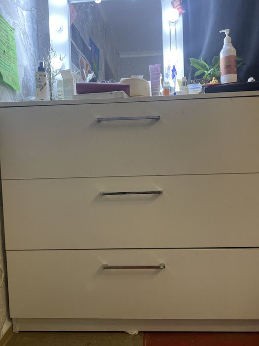 Белый шифанер 4-х дверный