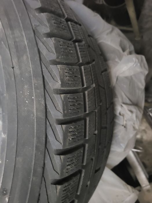 Продам Резину Шины 235/45/18