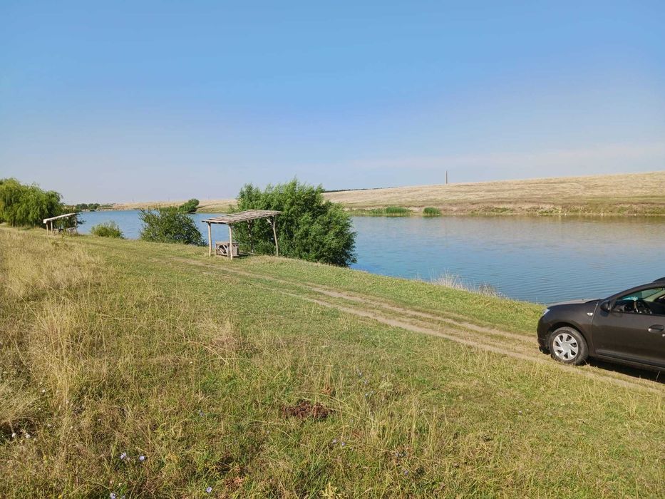 Teren de vanzare cu deschidere Lacul Lehliu Sat - Intravilan 2105 mp
