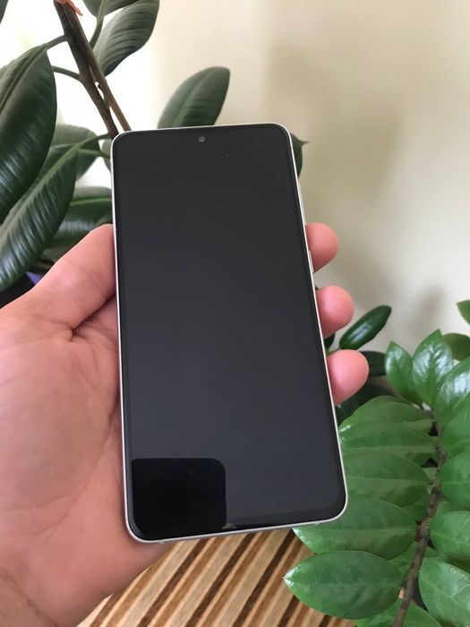 Продам Samsung galaxy S21 8/128