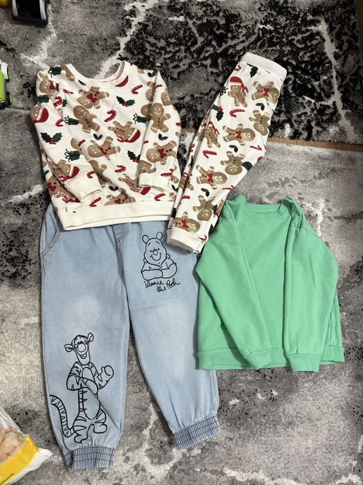 Bluza si blugi sinsay 98 si pijama pepco