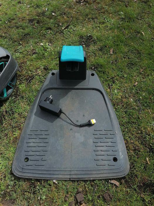 Robot pentru tuns iarbă/gazon