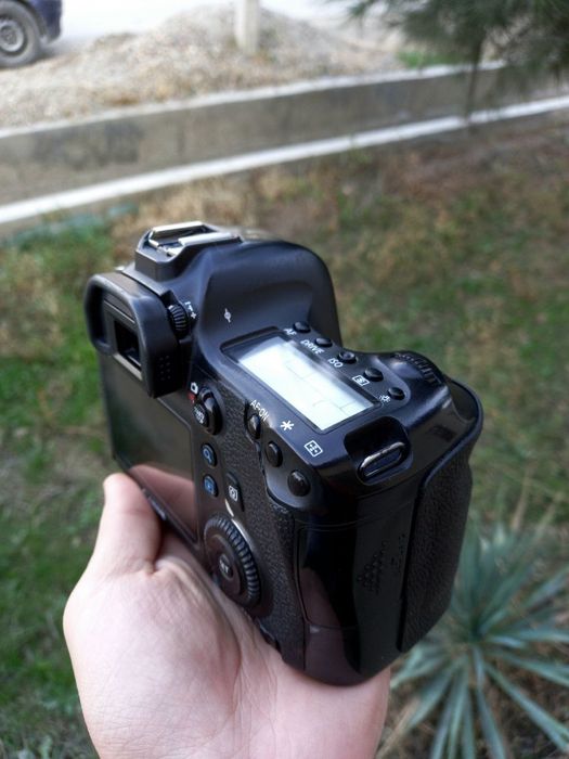Canon 6D sotiladi