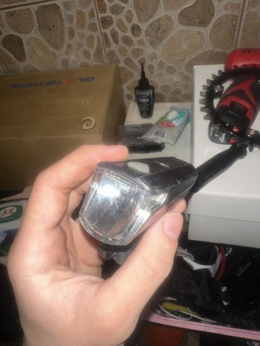 Far pentru bicicleta