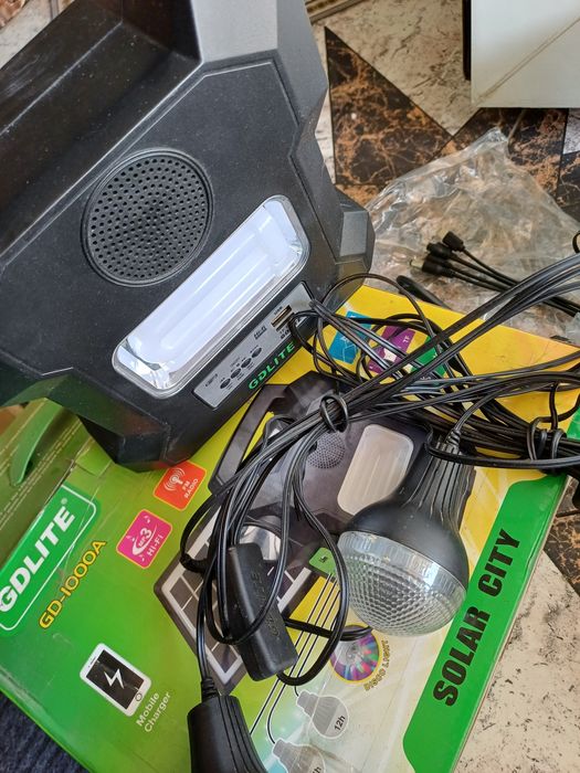 Kit portabil solar USB , Radio , mp3