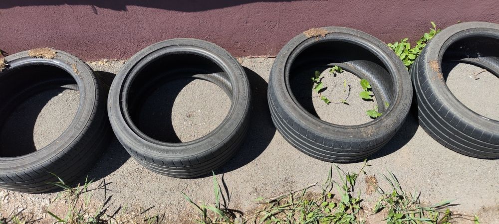 Продам резину 245/45/18
