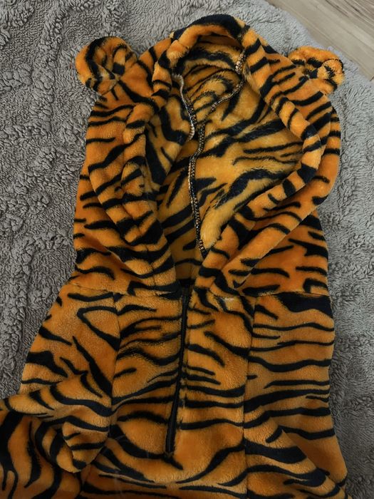 Плюшен кучешки костюм тигър