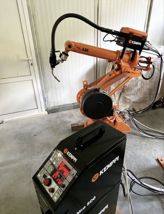 Заваръчен робот АВВ, робот за заваряване с Кеmррі заваръчен апарат