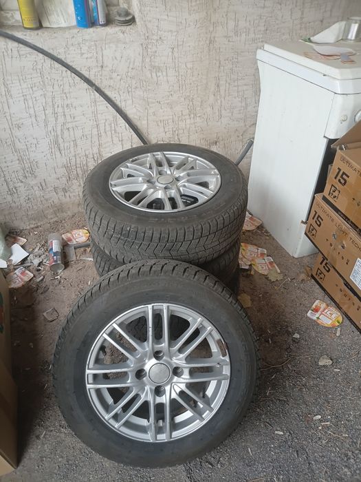 Продам диски с шинами