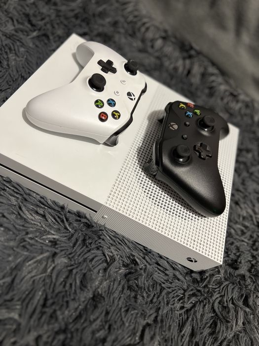Xbox one S+2controllere+7jocuri