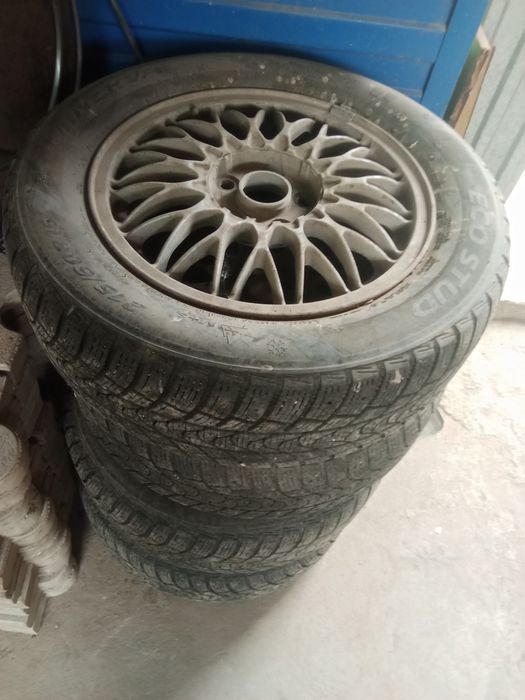 Продам диски с шинами  Максима Цефиро