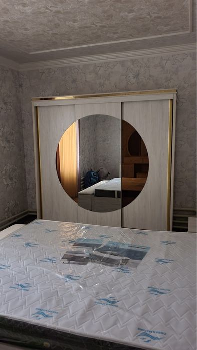 Yangi holatdagi mebel komplekti sotiladi (1 oy ishlatilgan)