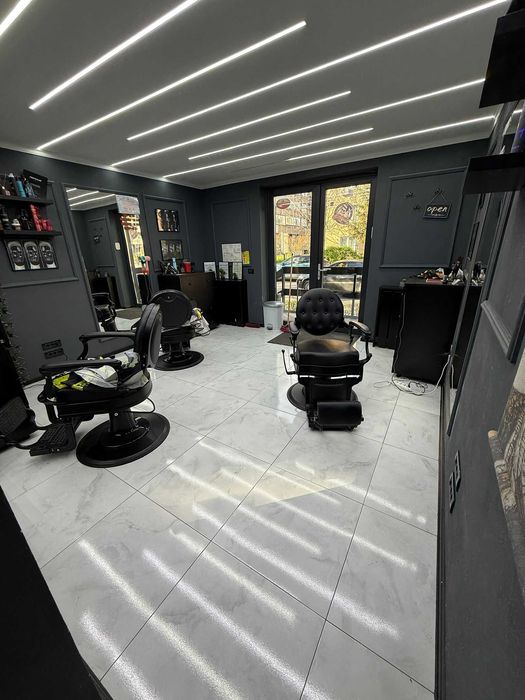 inchiriez frizerie ultra central afacere la cheie 5 scaune