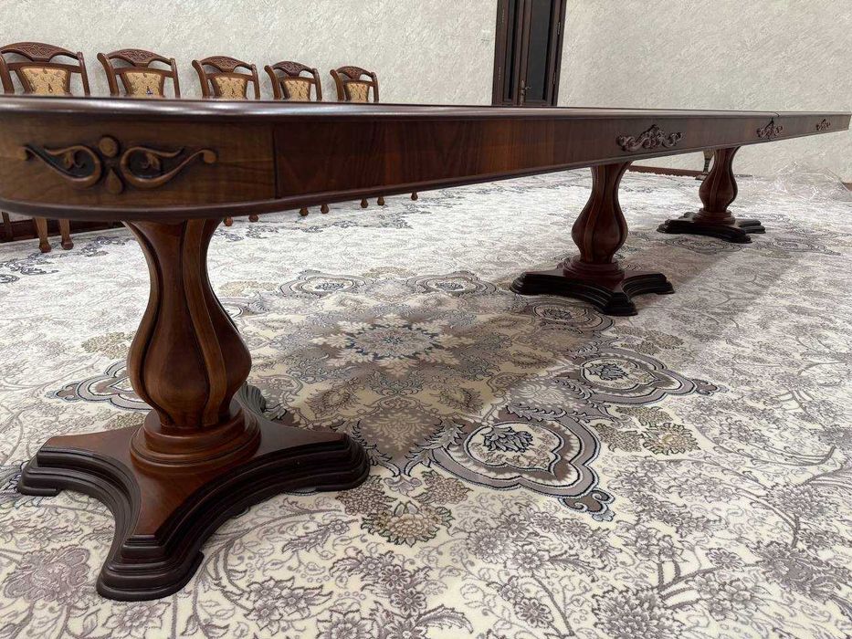 Срочно продается стол со стульями