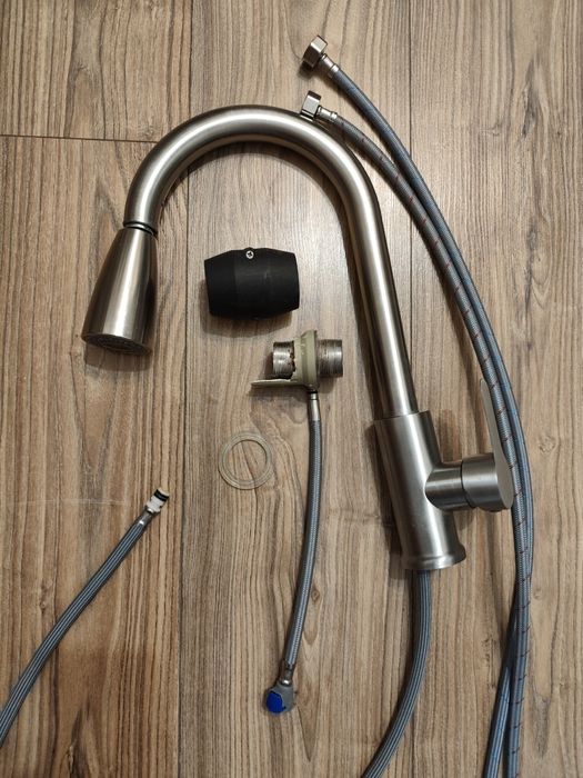 Продам смеситель на кухню