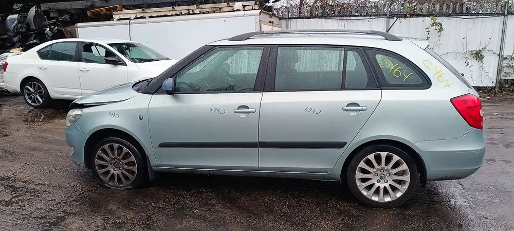 Dezmembrari / Dezmembrez Skoda Fabia 2 Combi (5J, 545) 1.6 TDI CAYC cutie viteze manuala cod culoare LF7W
