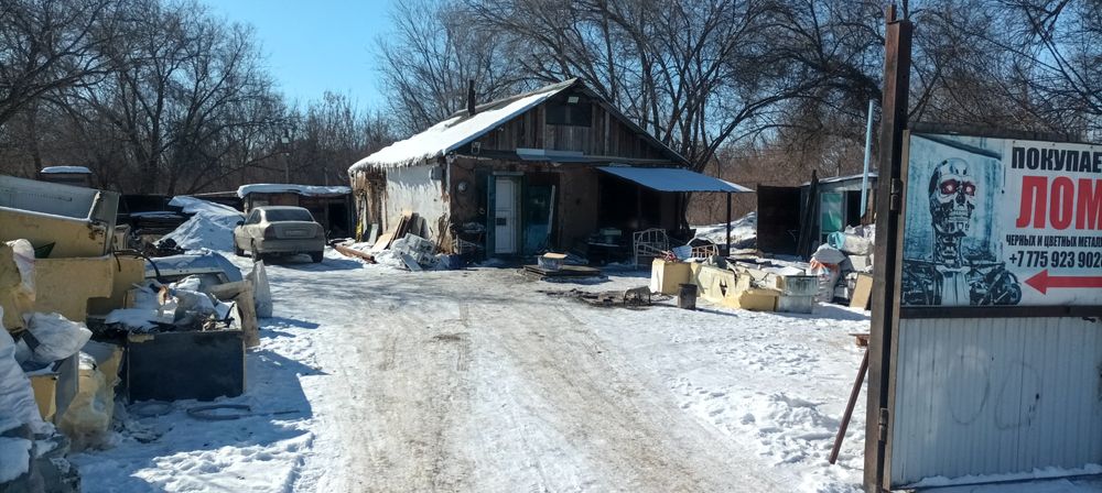 продам участок вдоль дороги