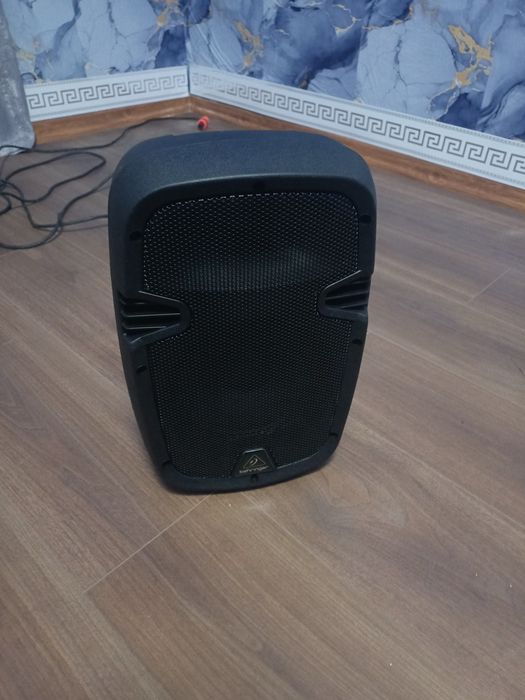 Vând sau schimb amplificator cu boxă