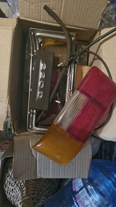 Фар, тас и други аксесоари за Мерцедес 220D 1970