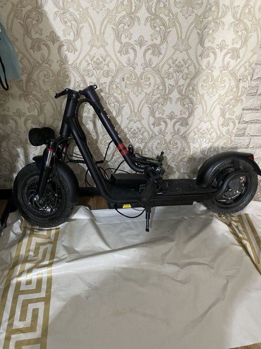 Продам электросамокат