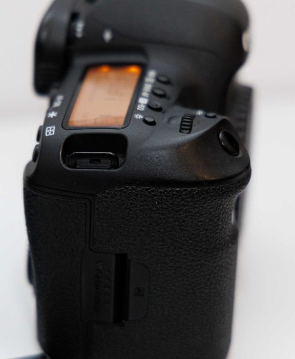 Canon EOS 5D Mark IV+Canon 430EX II