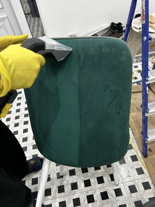 Химчистка мебели, работают профессионалы